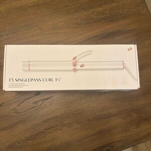 T3 Singlepass Curling iron - 1.25 inch